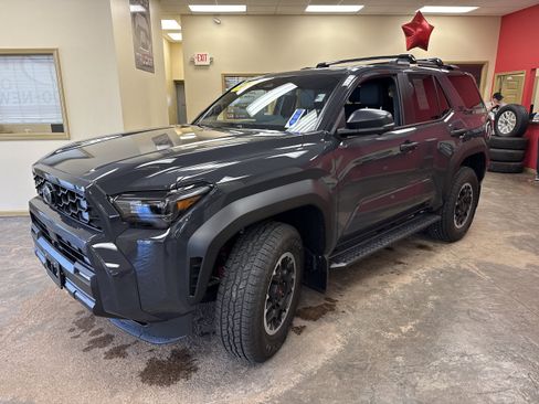 Used 2026 Toyota 4Runner TRD Off-Road Premium AWD/4WD image 3