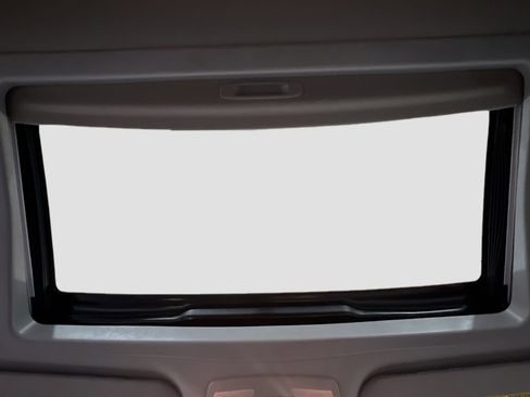 Used 2019 Toyota Sienna XLE w/ XLE Navigation Package FWD image 16