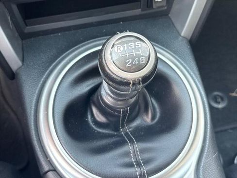 Used 2017 Toyota 86 RWD image 17