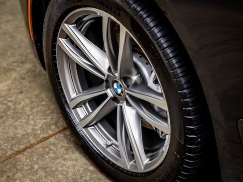 Used 2019 BMW 740i w/ Executive Package image 16