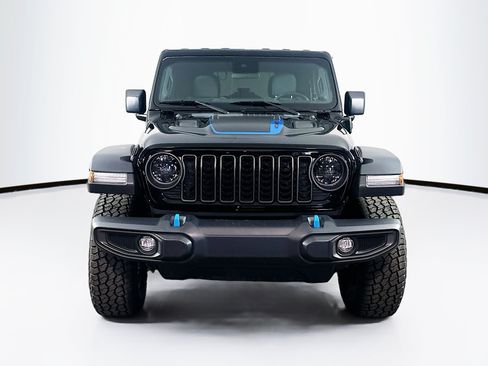 Used 2024 Jeep Wrangler Unlimited Rubicon 4xe AWD/4WD image 2