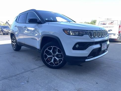 Used 2025 Jeep Compass Limited AWD/4WD image 10