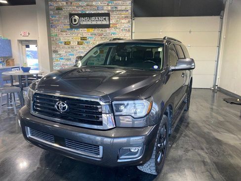 Used 2019 Toyota Sequoia SR5 image 3