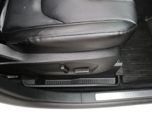 Used 2024 Ford Edge Titanium w/ Equipment Group 301A image 9