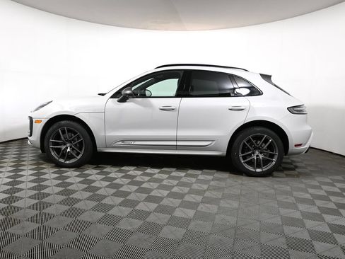 Used 2025 Porsche Macan Turbo AWD/4WD image 2