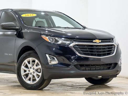Used 2021 Chevrolet Equinox LS AWD/4WD image 2