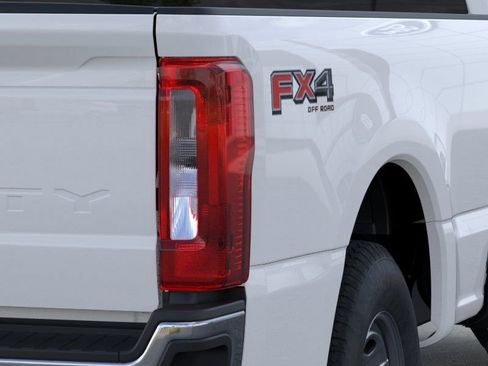 New 2026 Ford F250 XL w/ FX4 Off-Road Package AWD/4WD image 21
