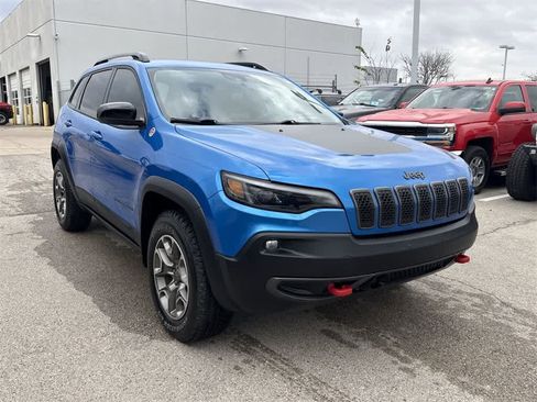 Used 2022 Jeep Cherokee Trailhawk image 6