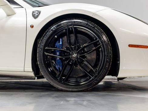 Used 2018 Ferrari 488 Spider image 25