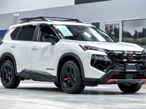 Used 2026 Nissan Rogue SV w/ Rock Creek Premium Package AWD/4WD image 7