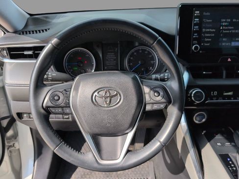 Used 2021 Toyota Venza LE AWD/4WD image 29