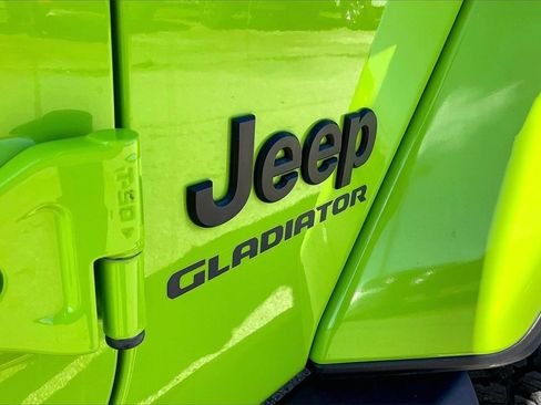 Used 2021 Jeep Gladiator Sport image 21