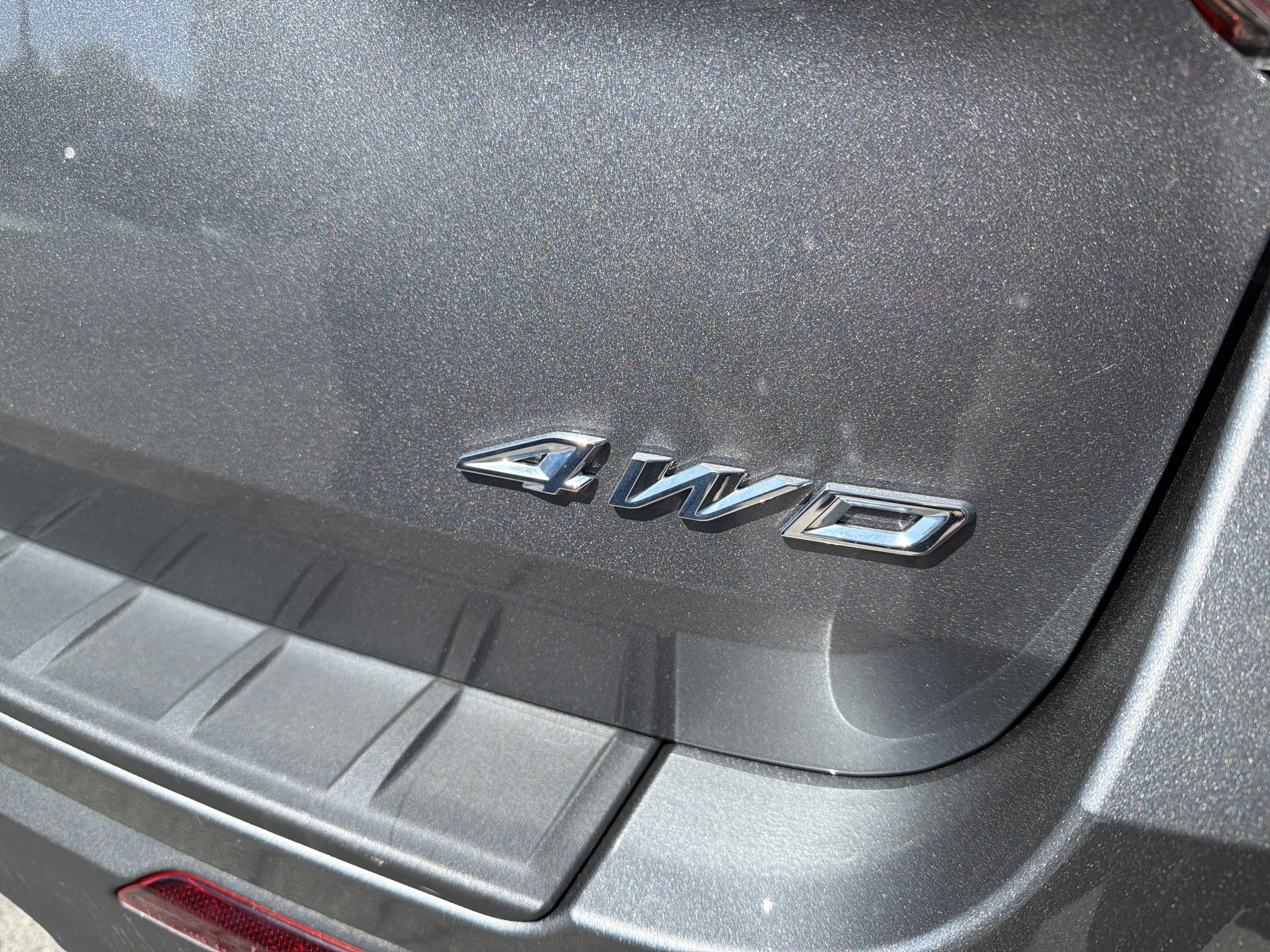 Used 2023 Ford Explorer XLT w/ Class IV Trailer Tow Package AWD/4WD image 8