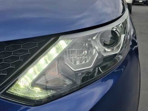Used 2019 Nissan Rogue Sport SL w/ Premium Package AWD/4WD image 9