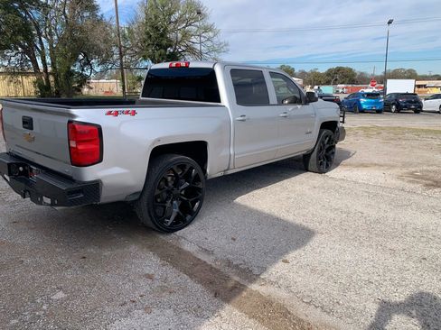 Used 2018 Chevrolet Silverado 1500 LT w/ Texas Edition image 5