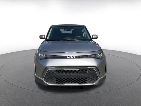 Used 2025 Kia Soul LX w/ LX Technology Package FWD image 5