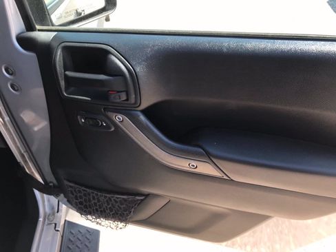 Used 2013 Jeep Wrangler Unlimited Sport AWD/4WD image 10