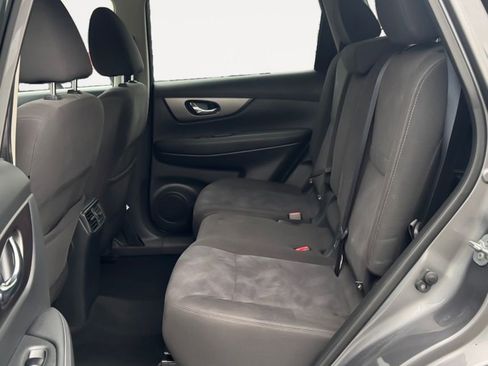 Used 2016 Nissan Rogue SV AWD/4WD image 13