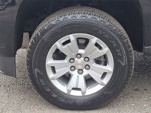 Used 2022 Chevrolet Colorado LT w/ Safety Package image 8
