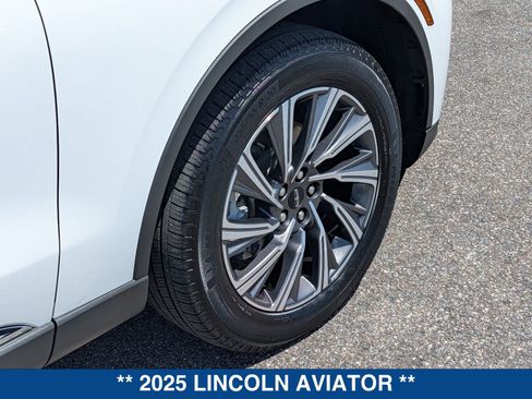 Used 2025 Lincoln Aviator AWD w/ Equipment Group 101A image 13
