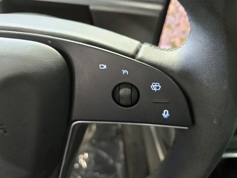 Used 2025 Tesla Model X AWD/4WD image 15