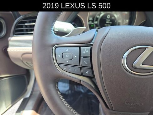 Used 2019 Lexus LS 500 w/ Accessory Package (Z2) RWD image 27