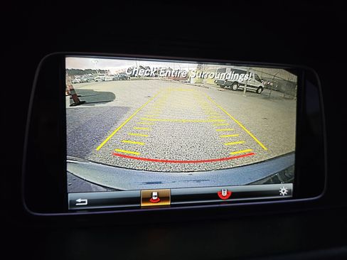 Used 2016 Mercedes-Benz E 350 Sedan image 25