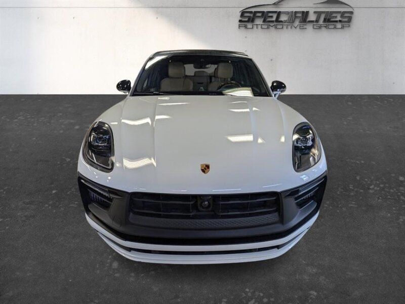 Used 2024 Porsche Macan GTS w/ Sport Chrono Package AWD/4WD image 6