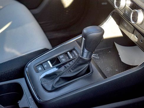 Used 2025 Honda CR-V EX image 9