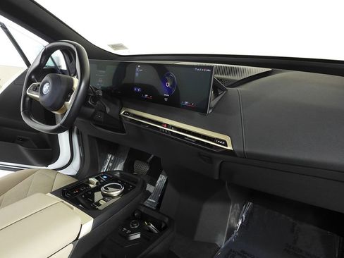 Used 2023 BMW iX xDrive50 w/ Sport Package image 12