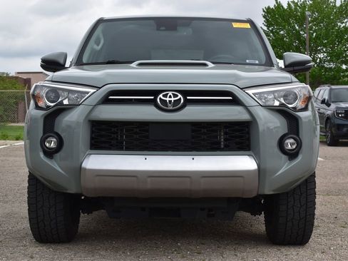 Used 2022 Toyota 4Runner TRD Off-Road Premium w/ Moonroof Package AWD/4WD image 2