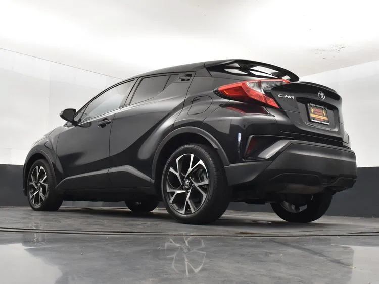 Used 2022 Toyota C-HR XLE FWD image 12