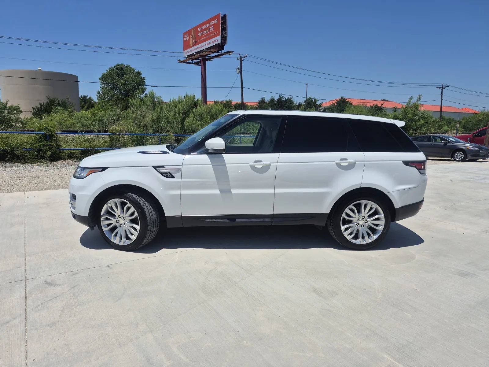 Used 2015 Land Rover Range Rover Sport HSE AWD/4WD image 2