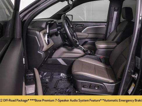 Used 2025 Chevrolet Colorado ZR2 w/ Technology Package AWD/4WD image 7