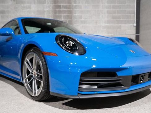 Used 2025 Porsche 911 Carrera RWD image 34