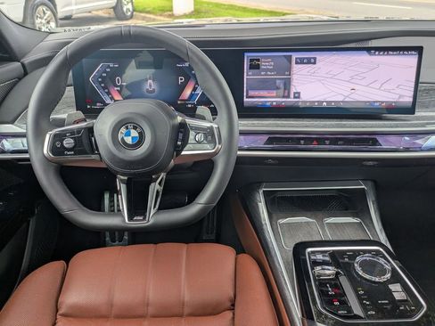 Used 2023 BMW 740i RWD image 18