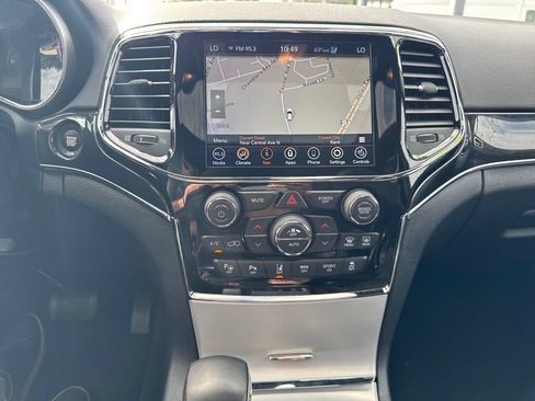 Used 2020 Jeep Grand Cherokee Trailhawk w/ Interior Metal Package AWD/4WD image 22