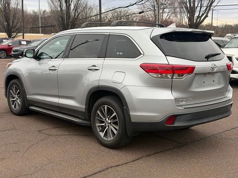 Used 2019 Toyota Highlander XLE image 5