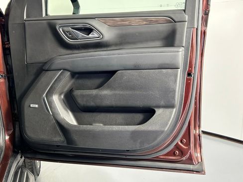 Used 2022 Chevrolet Tahoe LT w/ LT Signature Plus Package image 9