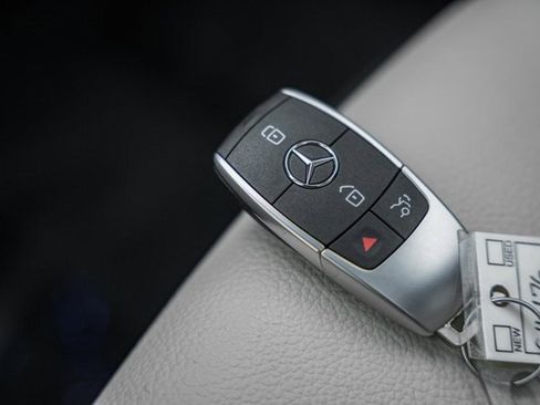 Certified 2025 Mercedes-Benz GLB 250 4MATIC image 42