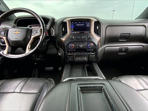 Used 2019 Chevrolet Silverado 1500 High Country w/ Technology Package image 15