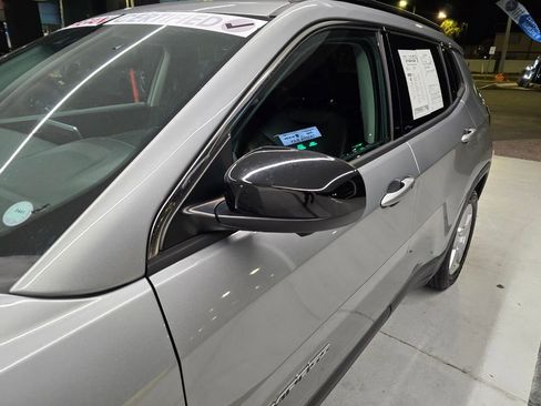 Certified 2022 Jeep Compass Latitude w/ Convenience Group FWD image 11