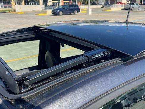 Used 2018 FIAT 500 e w/ Esport Package image 12