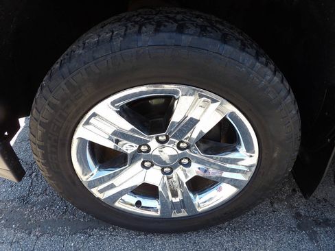Used 2018 Chevrolet Silverado 1500 Custom w/ Custom Value Package AWD/4WD image 5