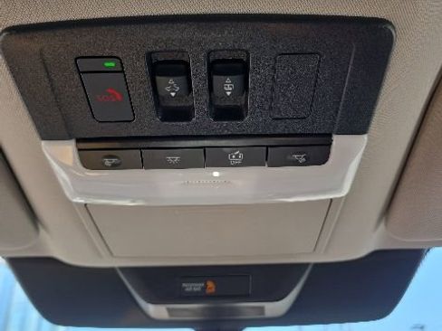 Used 2025 Nissan Pathfinder Platinum w/ Cargo Package AWD/4WD image 21