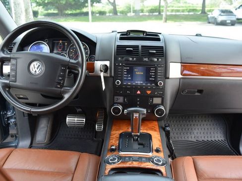 Used 2004 Volkswagen Touareg V10 TDI AWD/4WD image 56