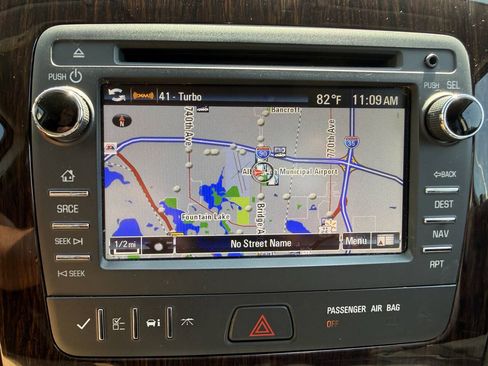 Used 2017 Chevrolet Traverse LT AWD/4WD image 20