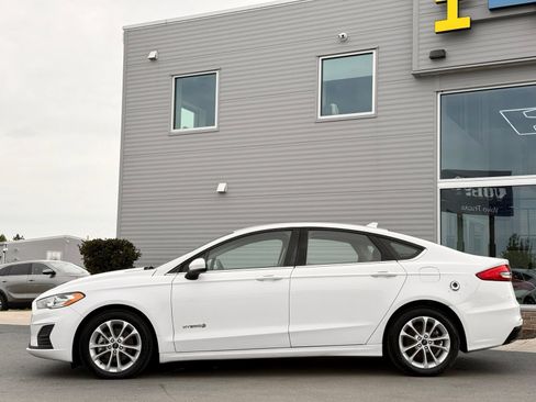 Used 2019 Ford Fusion SE FWD image 10