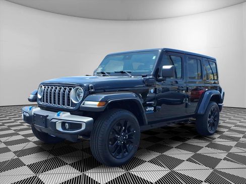 Used 2024 Jeep Wrangler Unlimited Sahara AWD/4WD image 22