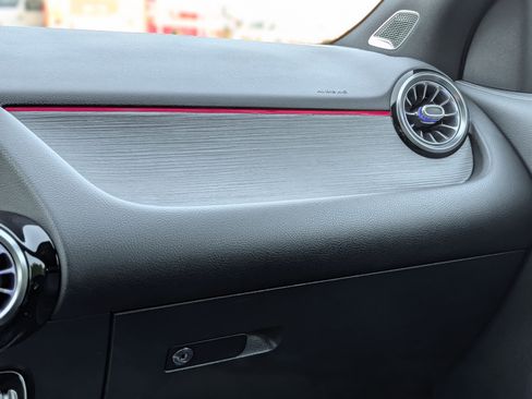 Used 2021 Mercedes-Benz GLA 250 4MATIC image 15